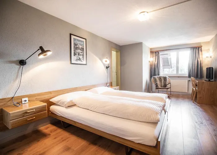 Otel Berggasthaus Crest'ota 3*